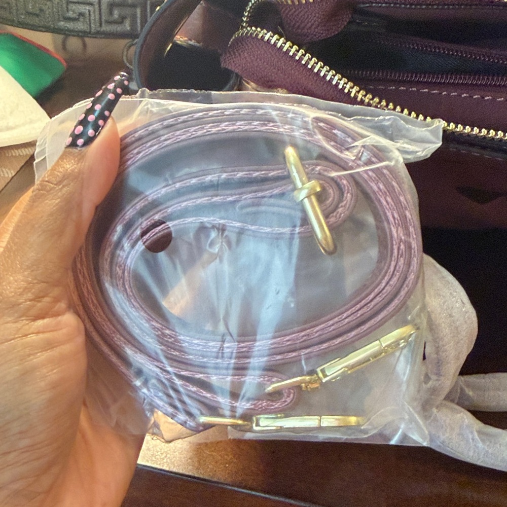 Elegant Plum Tote Bag with Black Accents - Picture 6 of 16